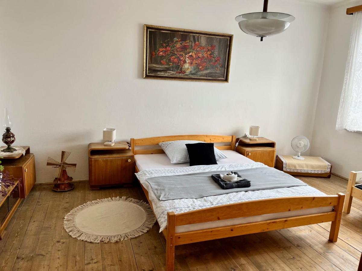 Apartmán Slunny Byt S Krasnym Vyhledem Nové Město nad Metují Exteriér fotografie